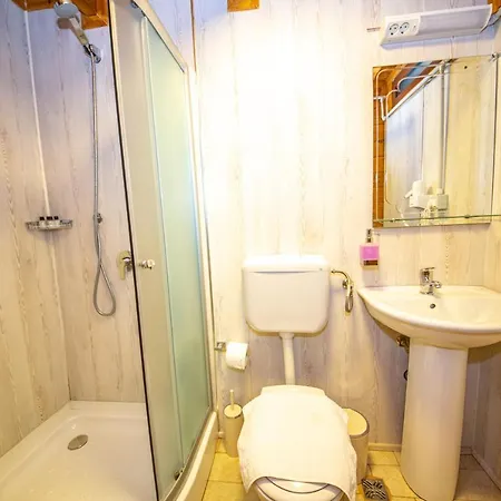 بيت شباب Legjenda شكودر