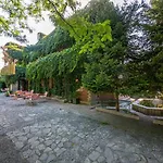 Hostel Legjenda